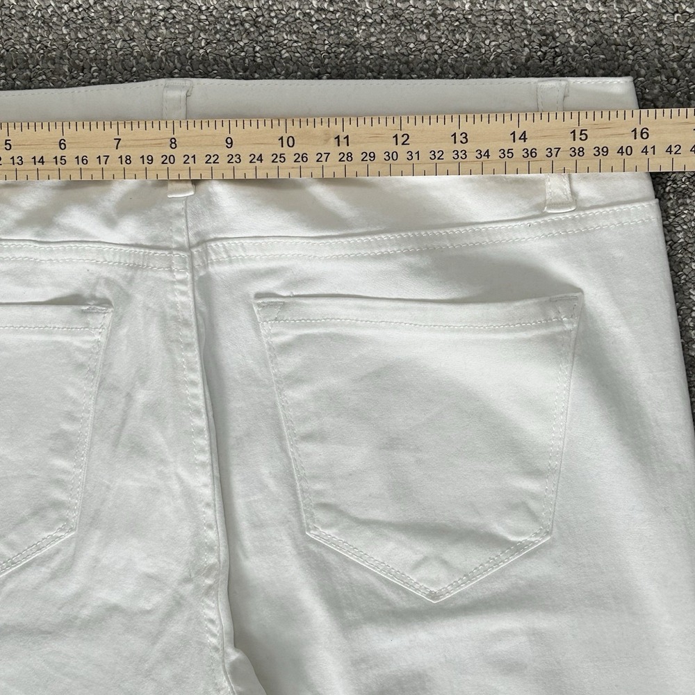 Refuge White Mid-Rise Skinny Jeans ~ Women's Size 10 ~ Stretch Gold Button - Picture 6 of 8